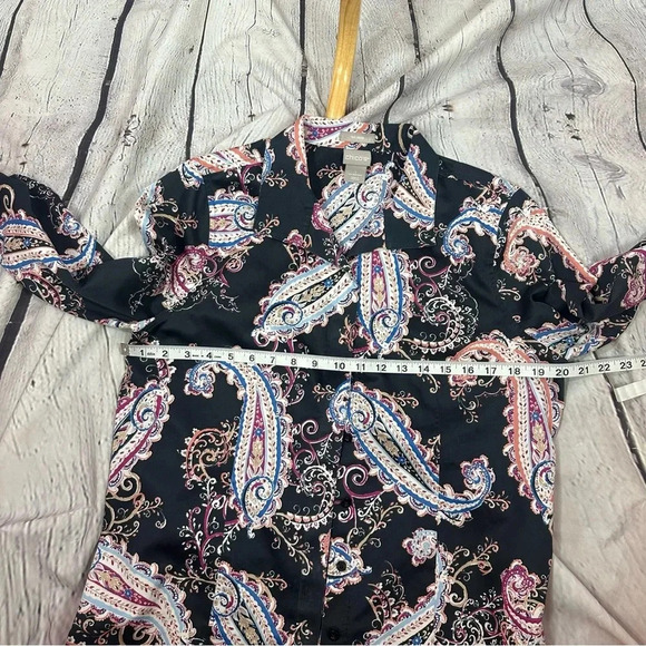 Chico's no-iron paisley button front top size 1 (medium 8( - Picture 2 of 8
